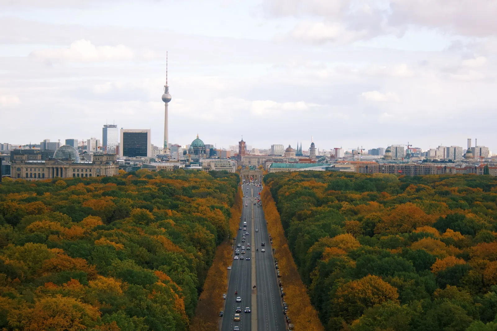 Blick über den Tiergarten auf die Berliner Innenstadt