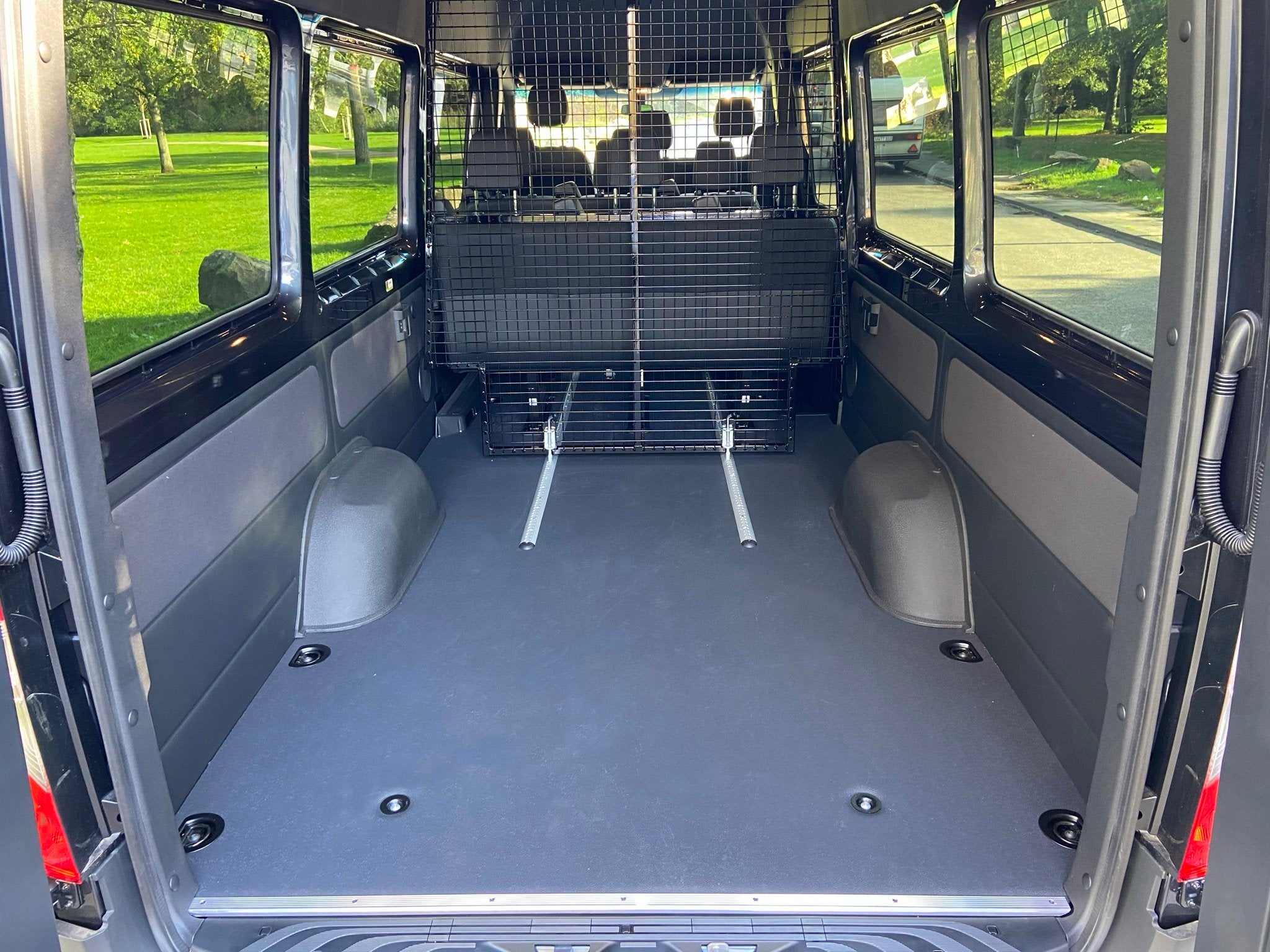 TOP - 9-Sitzer Bus XXL mit bis zu 2,50m Ladefläche – 3
