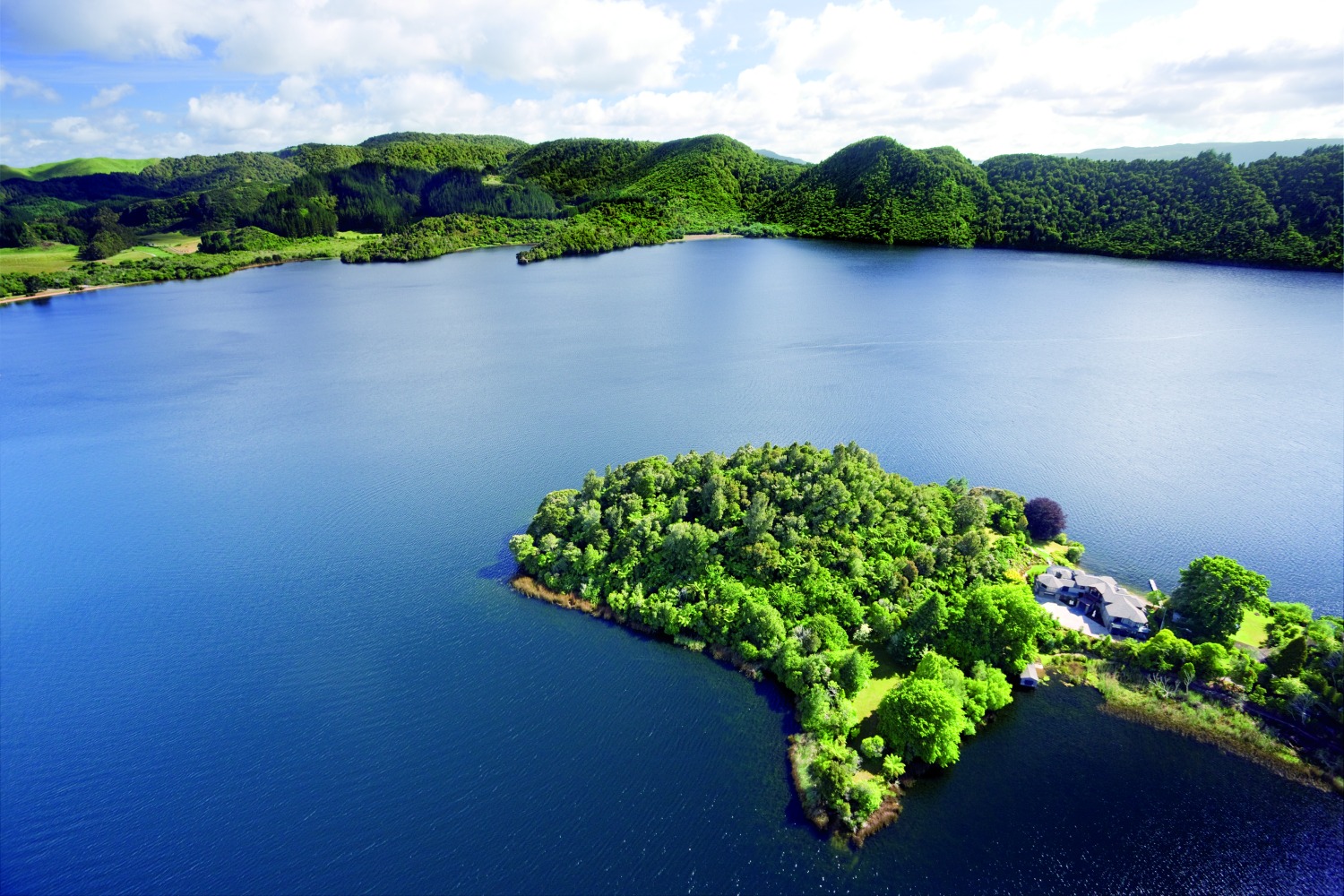 Lebua Lake Okareka Lodge mieten bei Vladi Private Islands