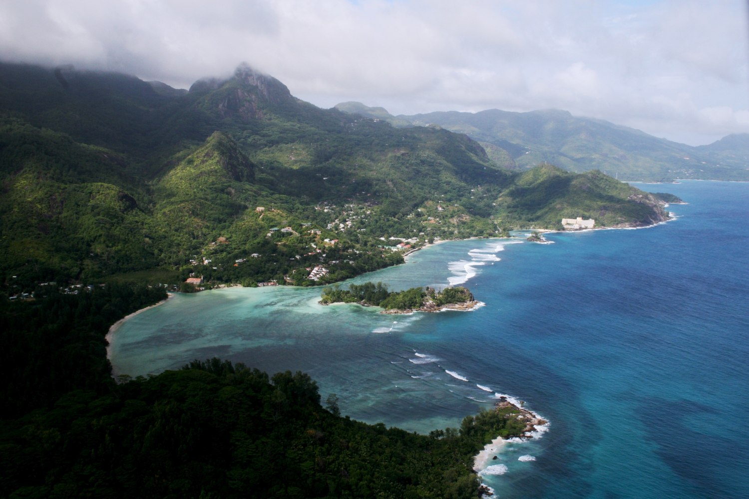 Exclusive Villa on Mahé Island mieten bei Vladi Private Islands