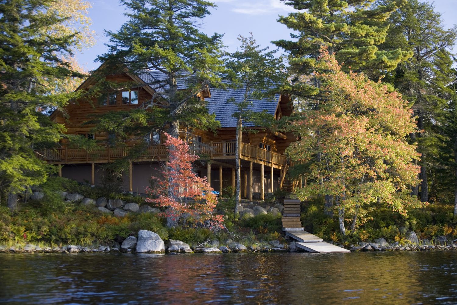 Log House at Johns Back Lake mieten bei Vladi Private Islands