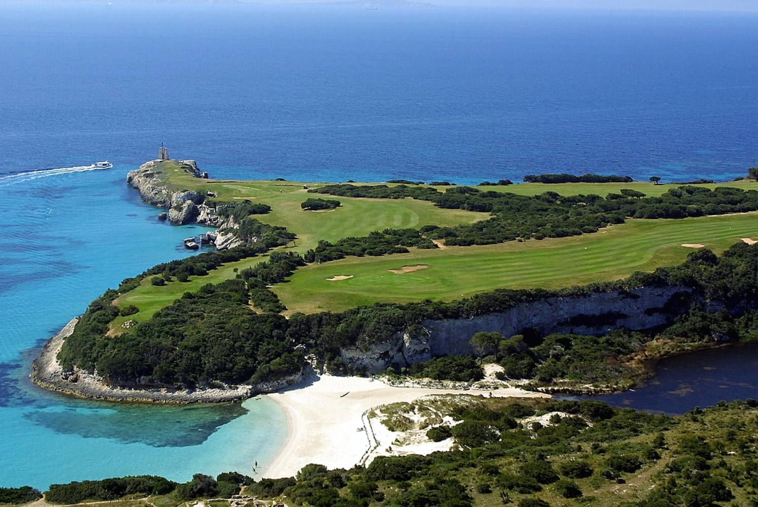 Cavallo Island mieten bei Vladi Private Islands