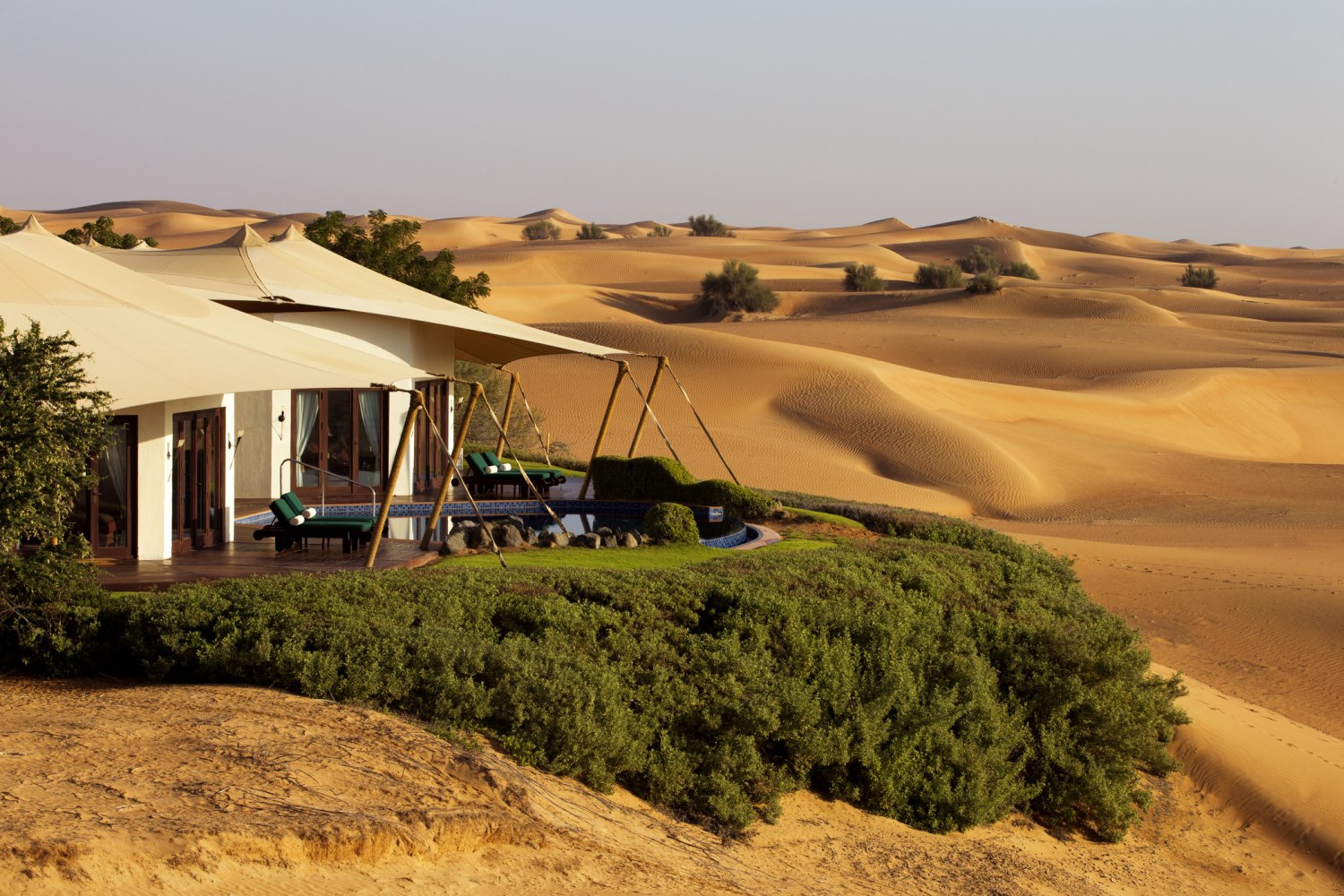 Al Maha, a Luxury Collection Desert Resort & Spa mieten bei Vladi Private Islands