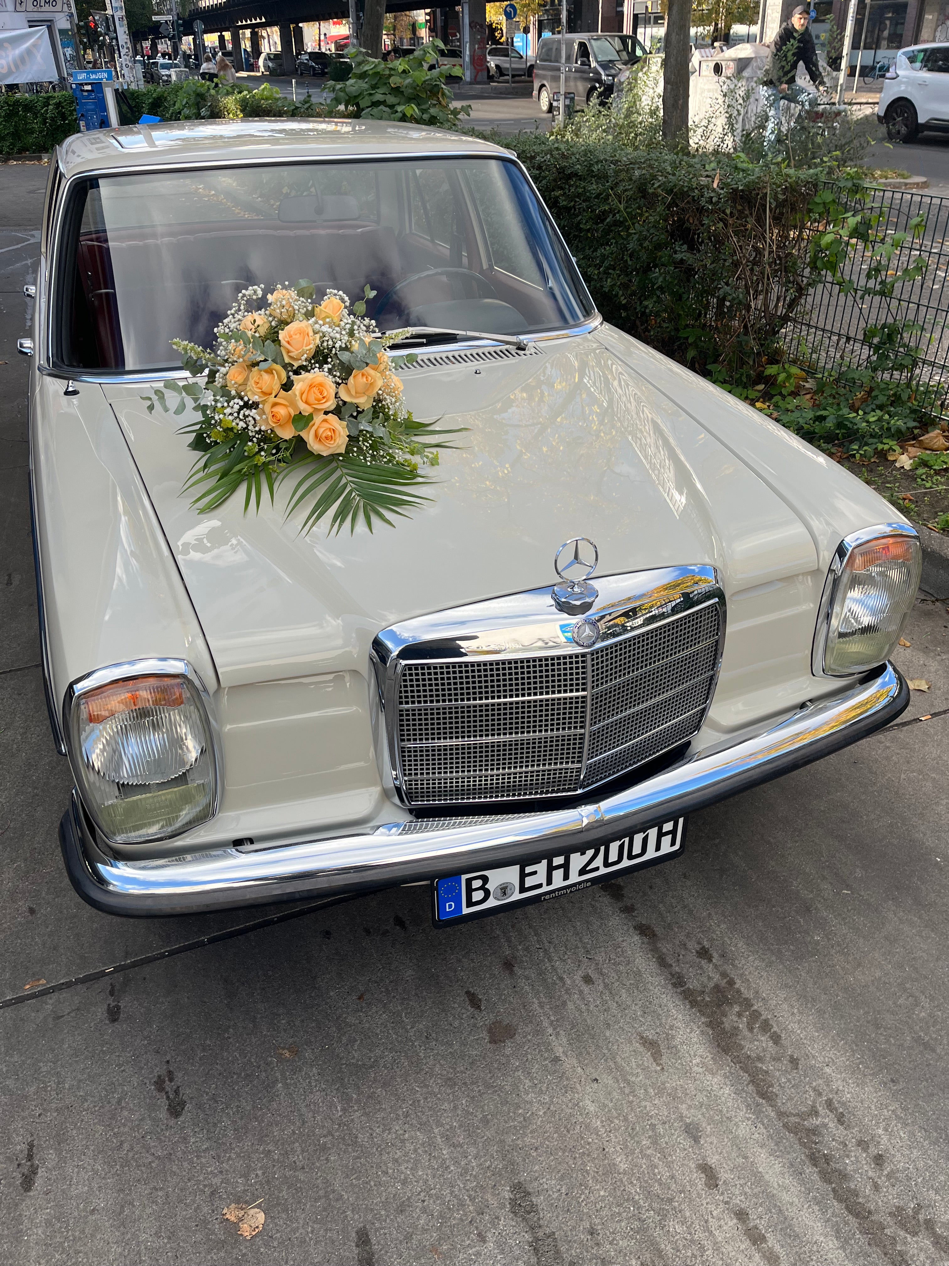 Oldtimer Mercedes 200 – 2