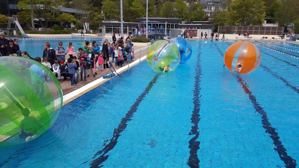 Wasserlaufbälle mieten in Koblenz bei Dominik Liebehenz – 3