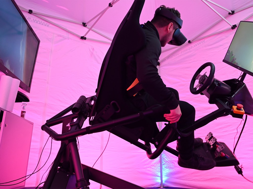Motion Simulator mieten in Koblenz bei Dominik Liebehenz
