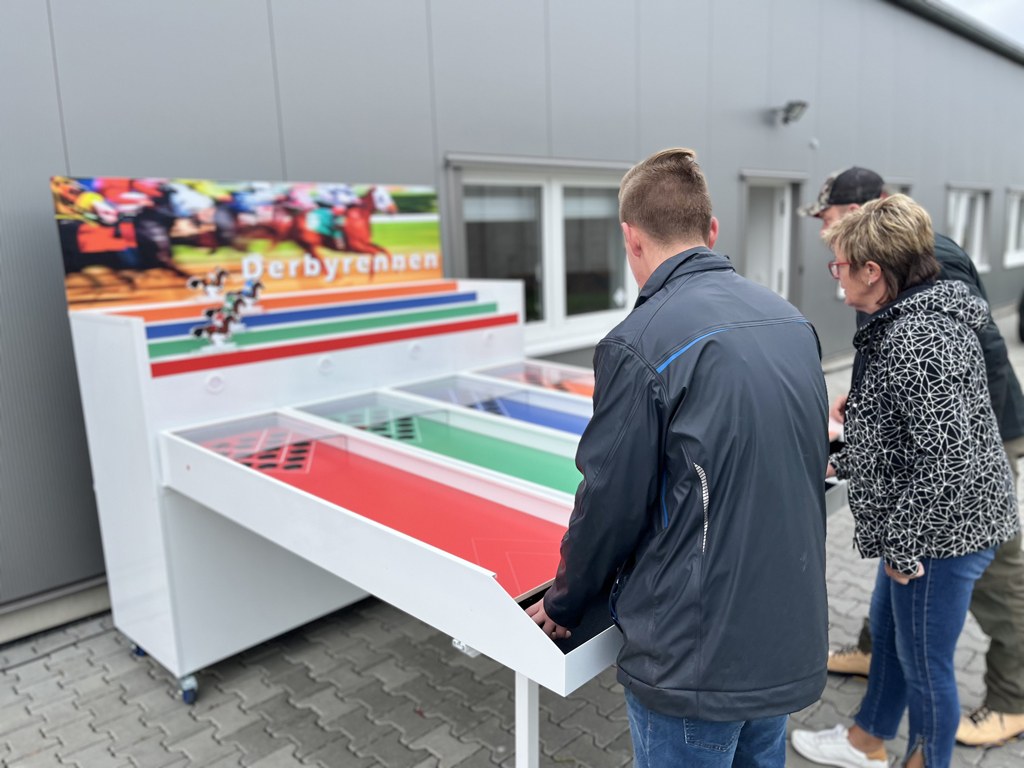 Derbyrennen Pferdederby mieten in Koblenz – Mietartikel – 3