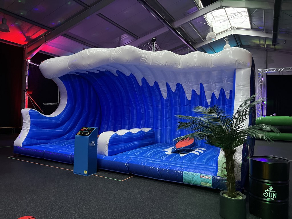 Dual Surfsimulator mieten in Koblenz bei Dominik Liebehenz