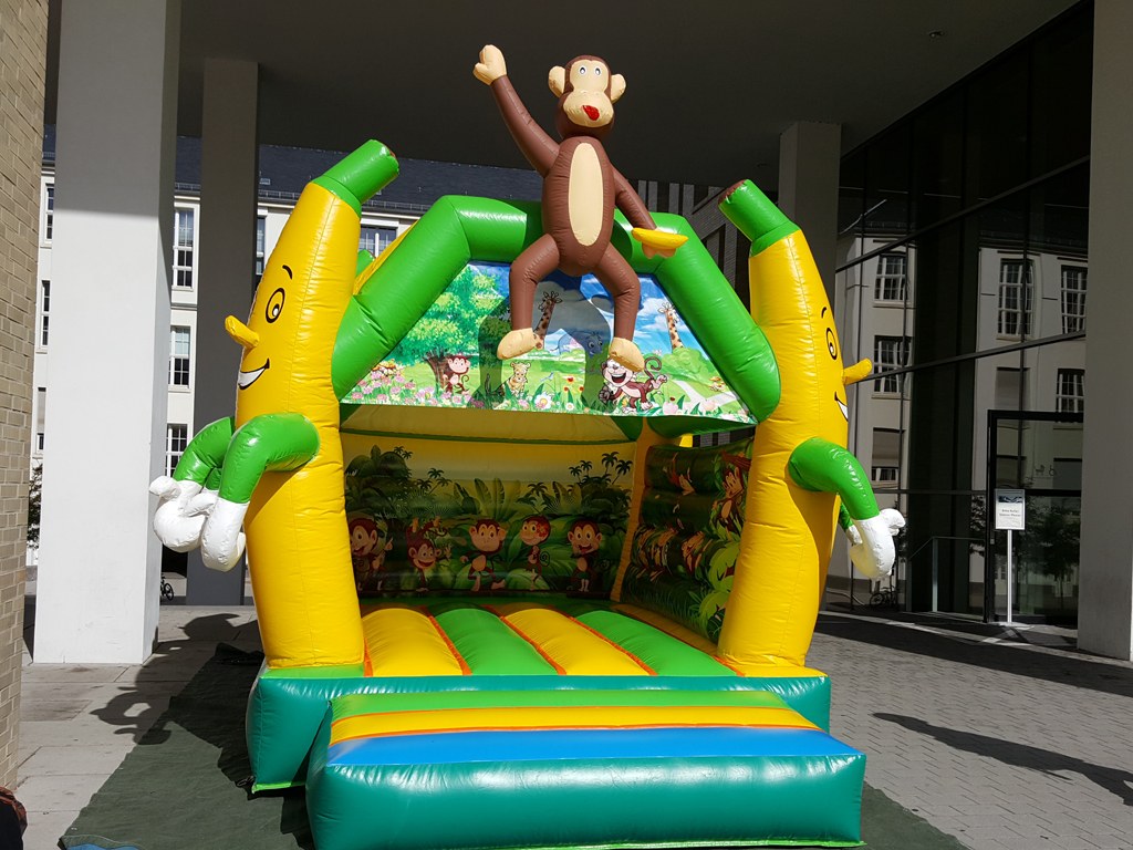 Hüpfburg Banana mieten in Koblenz – Kinderspaß fürs Fest