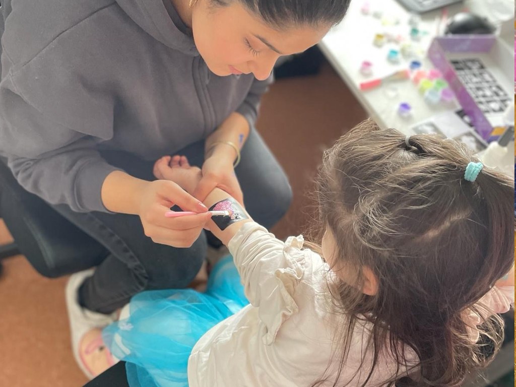 Glitzertattoos mieten in Hünfelden – 2