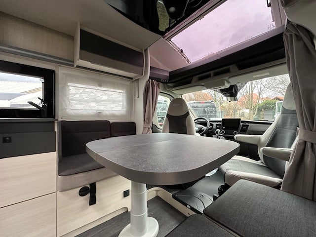 Wohnmobil Einzelbetten umbaubar zu einem großen Doppelbett und mit Hubbett - T3 – 4