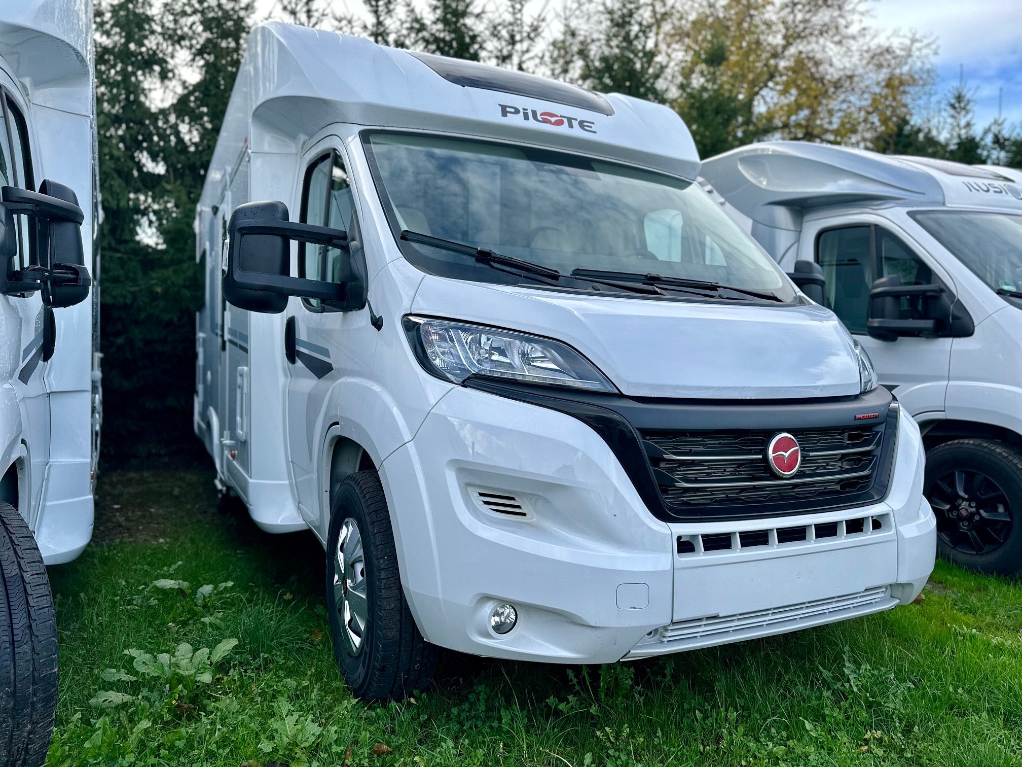 geräumiges Wohnmobil mit Rundsitzgruppe – 2