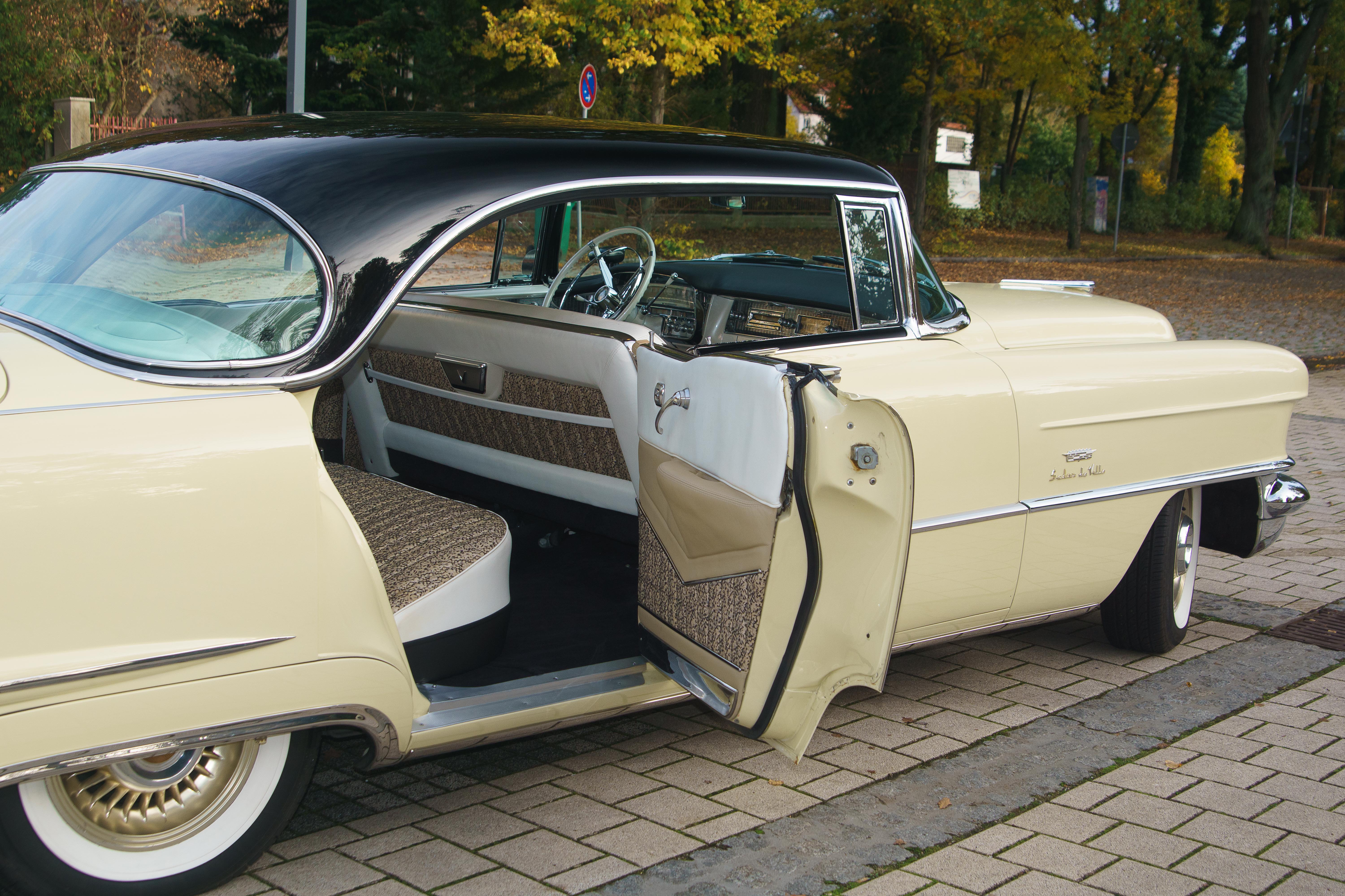 1956 Cadillac Sedan de Ville – 3