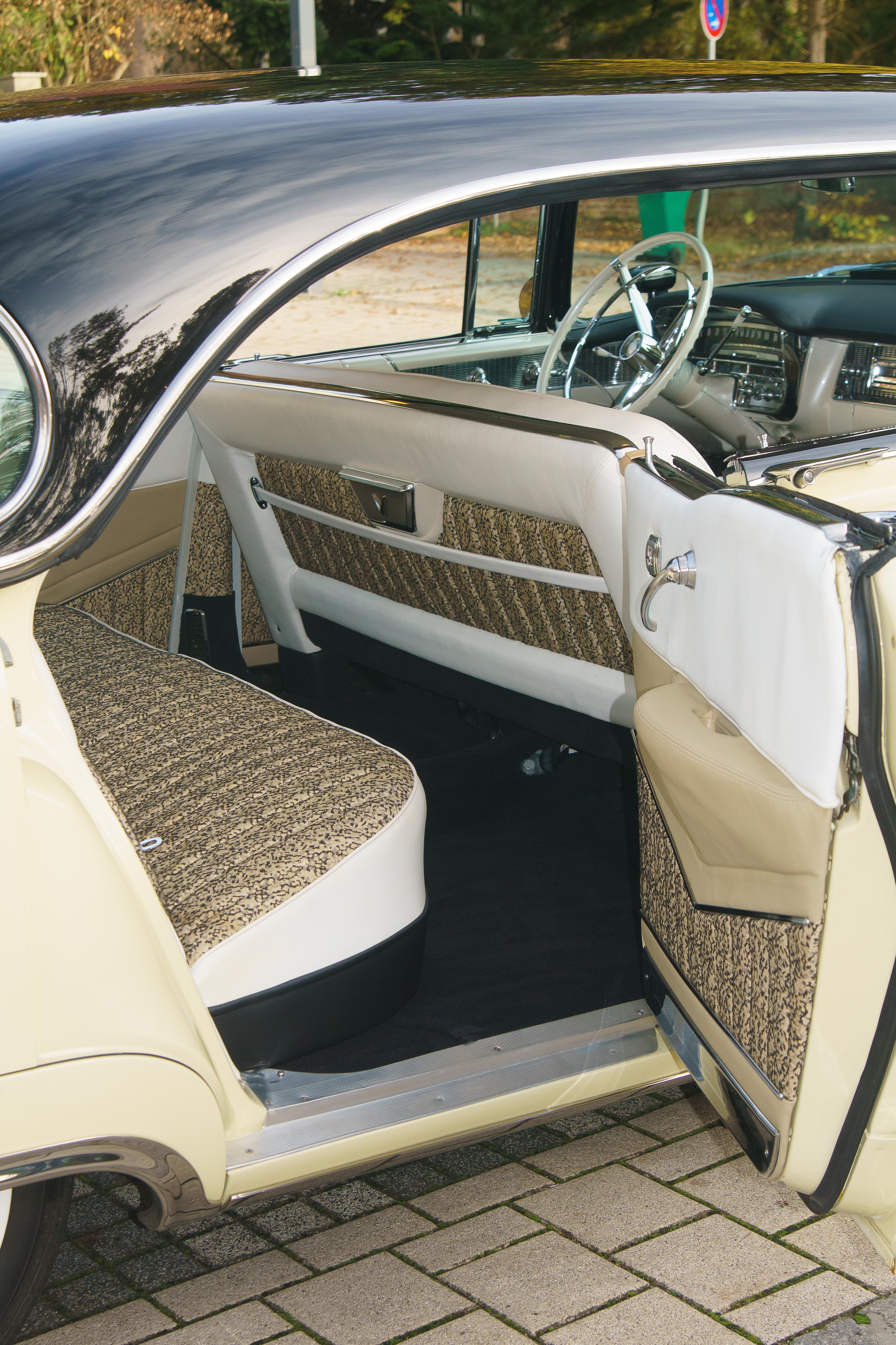1956 Cadillac Sedan de Ville – 4
