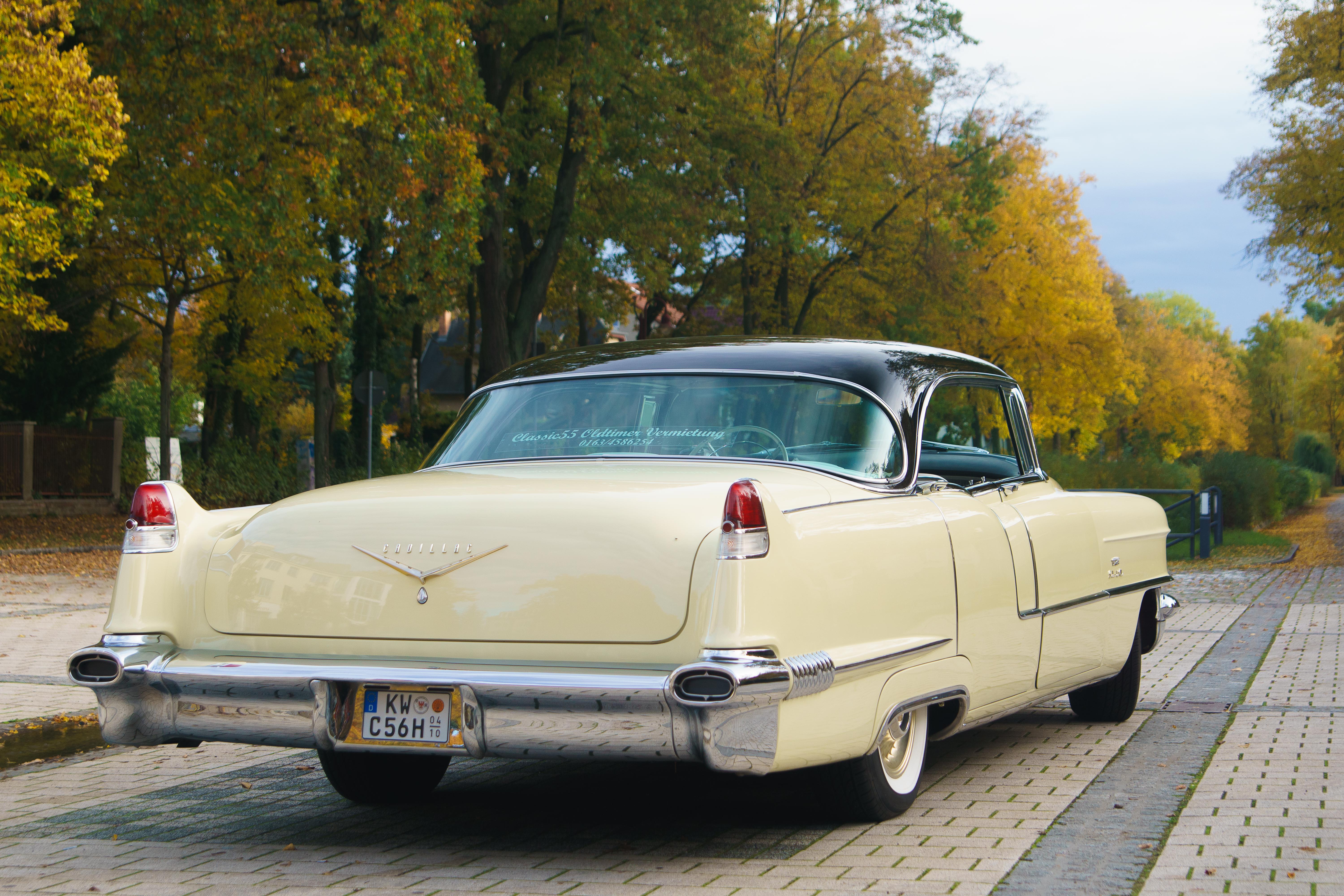 1956 Cadillac Sedan de Ville – 2