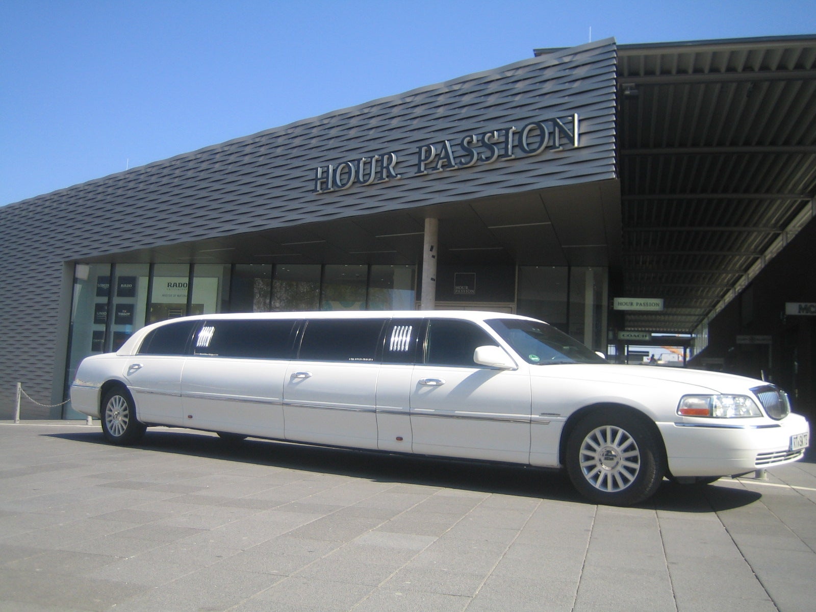 8,6m lange, weisse Super-Stretchlimousine in Stuttgart,Reutlingen,Esslingen,Tübingen,Göppingen,Ludwigsburg,Bodensee,etc.
