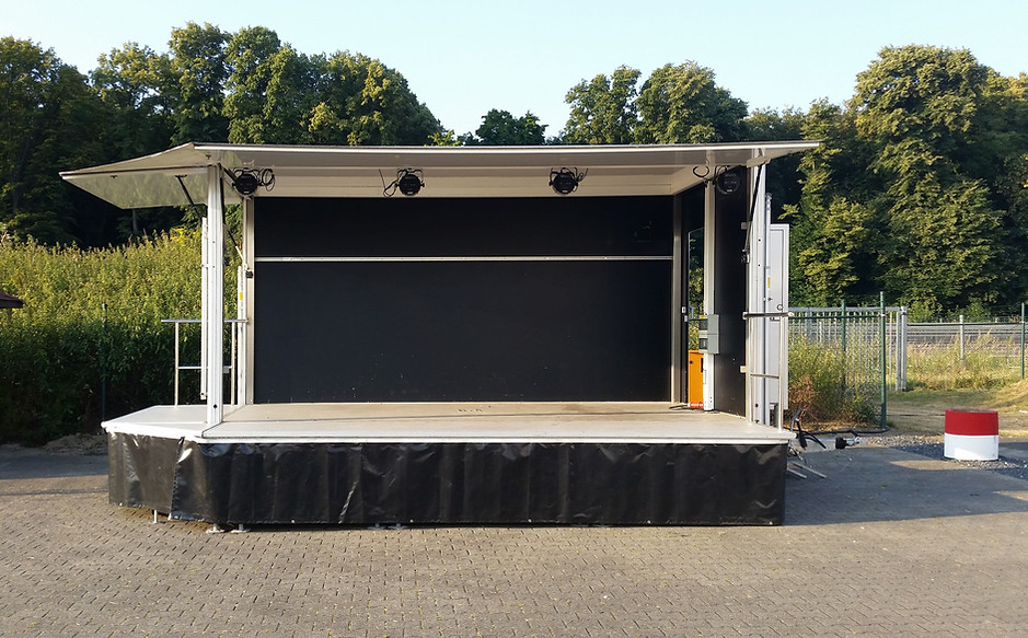 Veranstaltungsbühne S18 6,00 x 3,30 m mieten bei Bühnemobil