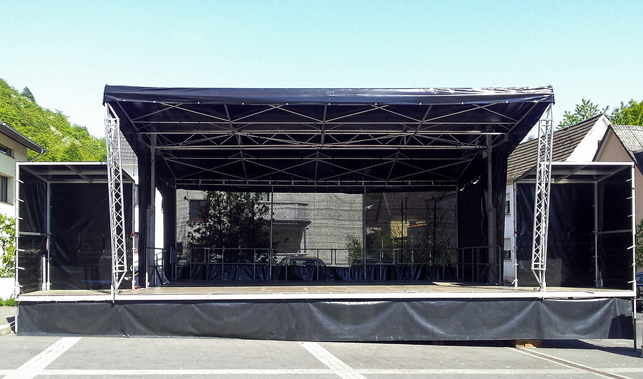 Veranstaltungsbühne W63 9,00 x 6,60 m mieten bei Bühnemobil GmbH