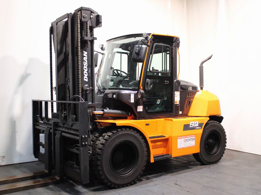 Doosan D 90 S-9 Dieselstapler mieten bei Richter Gabelstapler GmbH