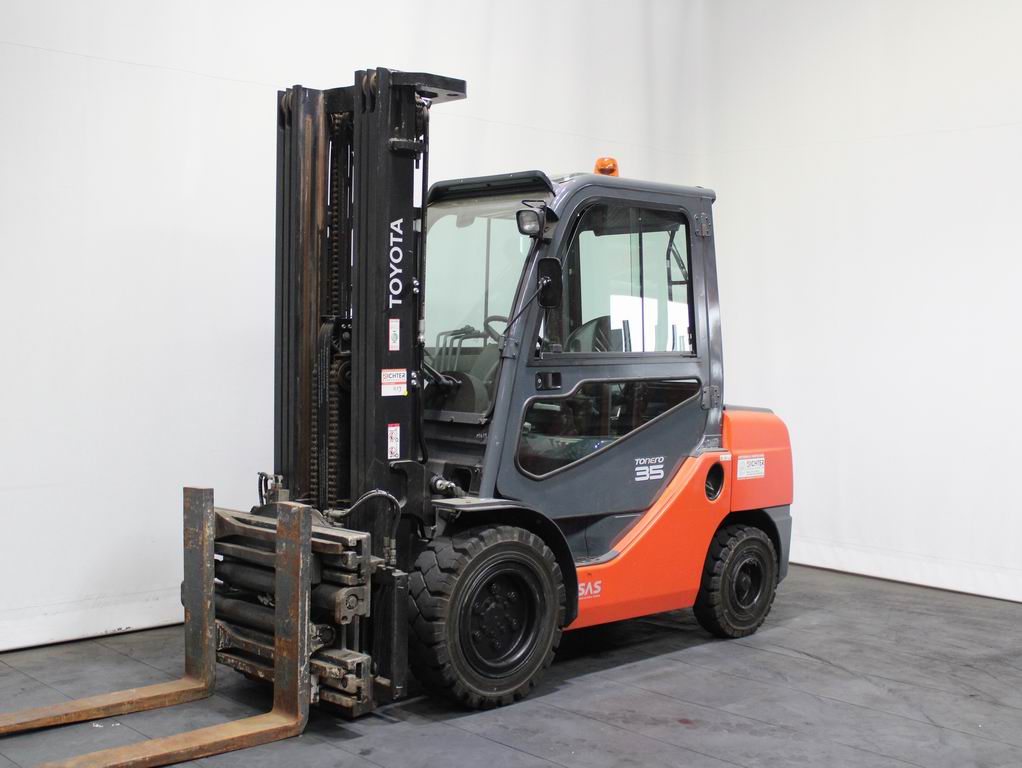 Toyota 02-8 FDJF 35 Dieselstapler mieten bei Richter Gabelstapler GmbH