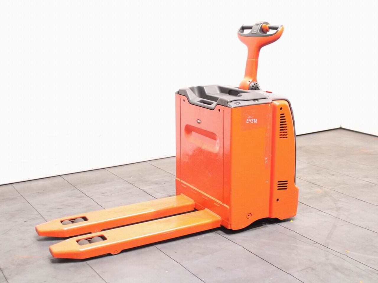 Linde T 50 131 Niederhubwagen mieten bei Richter Gabelstapler GmbH