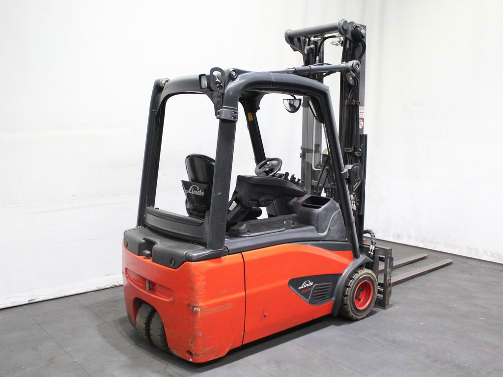 Linde E 20 L-02 386 Elektro 3 Rad-Stapler mieten bei Richter Gabelstapler GmbH