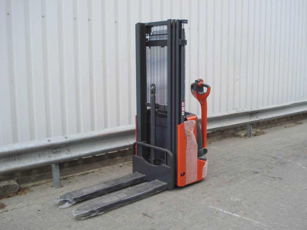 Linde L 12 1172 Hochhubwagen mieten bei Richter Gabelstapler GmbH