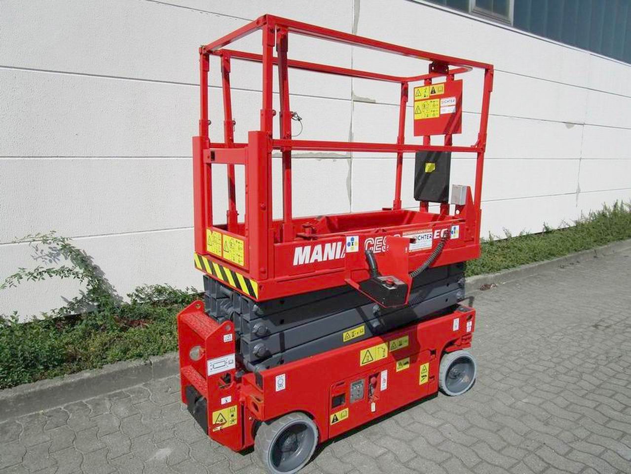 Manitou 78 SEC Scherenarbeitsbühne mieten bei Richter Gabelstapler GmbH