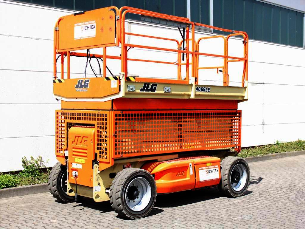 JLG 4069 LE Scherenarbeitsbühne mieten bei Richter Gabelstapler GmbH