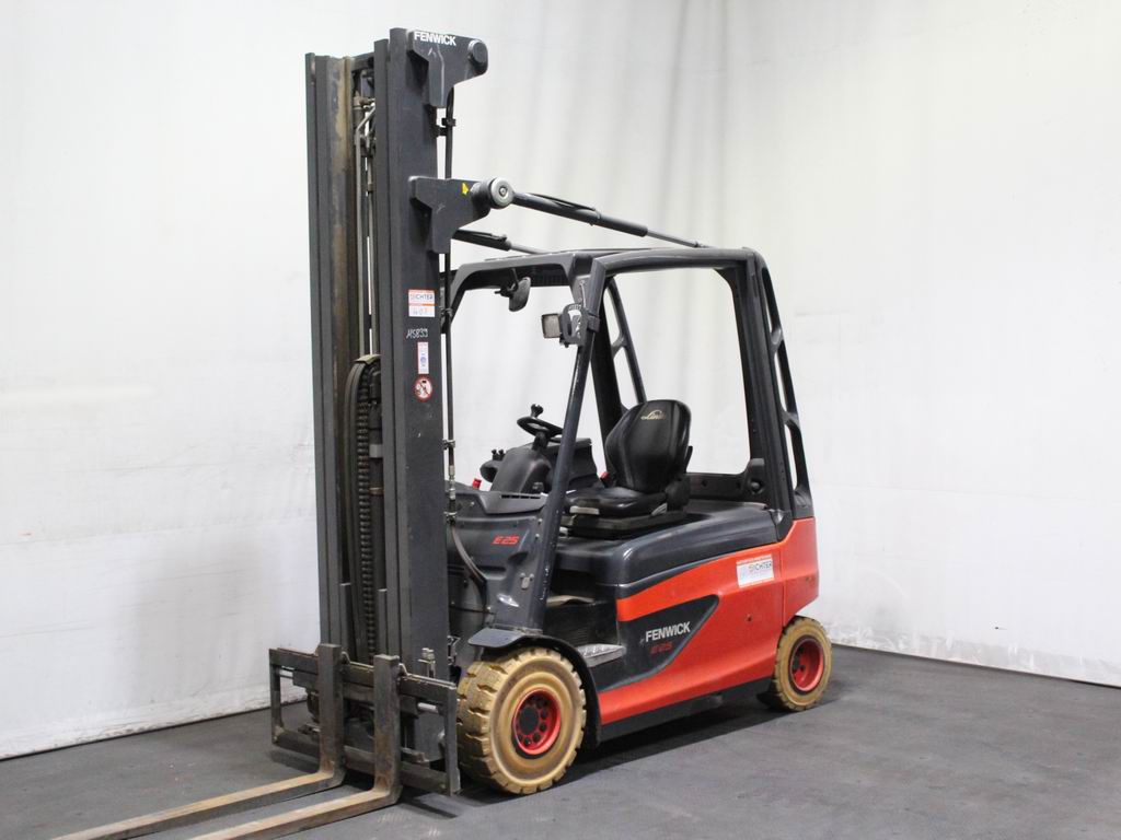 Linde E 25 L-01 387 Elektro 4 Rad-Stapler mieten bei Richter Gabelstapler GmbH