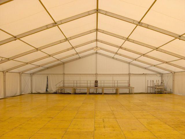 Festzelt 20 x 30 m mieten in Reinstädt