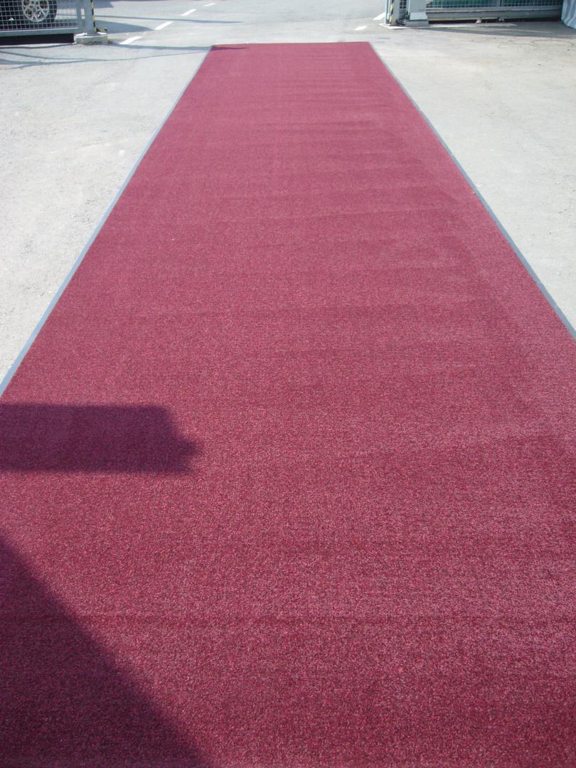 Teppichläufer rot, red carpet, 10m lang, 2m breit mieten in Reinstädt – 2