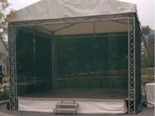Bühne mit Dach Traversensystem 6 x 6m mieten in Reinstädt