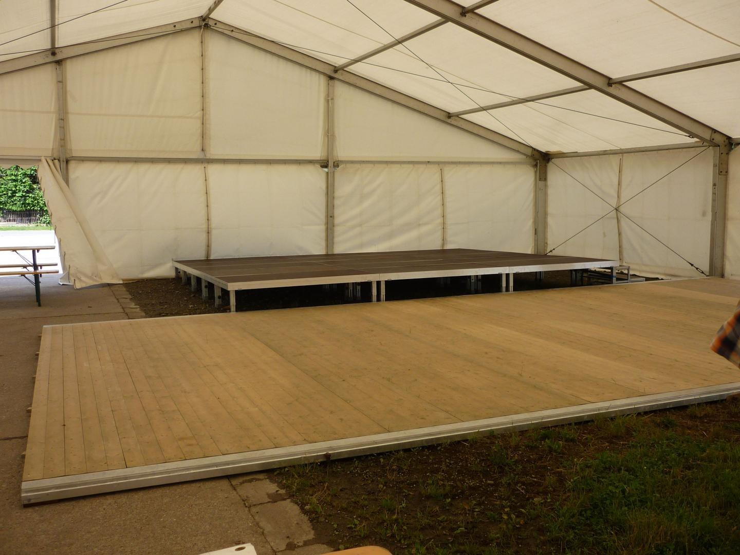Holzboden/ Tanzfläche - bis 75m² als 3,0m Raster mieten in Reinstädt