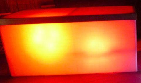 Büfett-Tisch mit LED Scheinwerfer, 90cm hoch mieten in Reinstädt