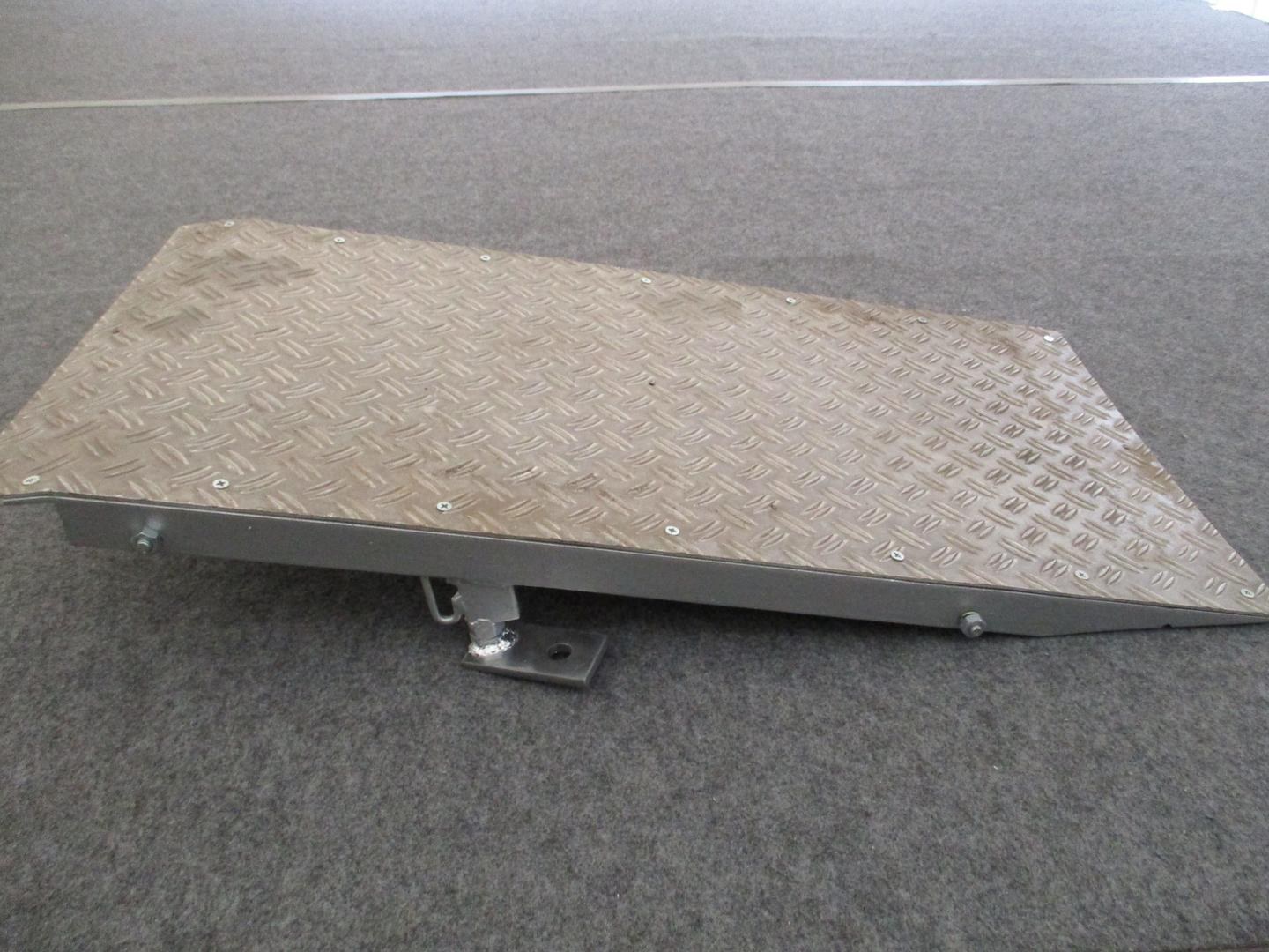 Auffahrrampe Riffelblech Anrampung verstellbar von 16,5 bis 26 cm mieten in Reinstädt