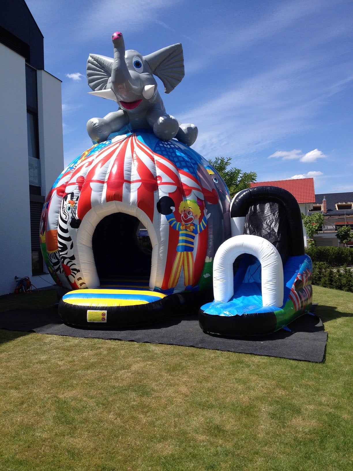 Hüpfburg Clown 4x5m mit Dach Höhe 5m – 2