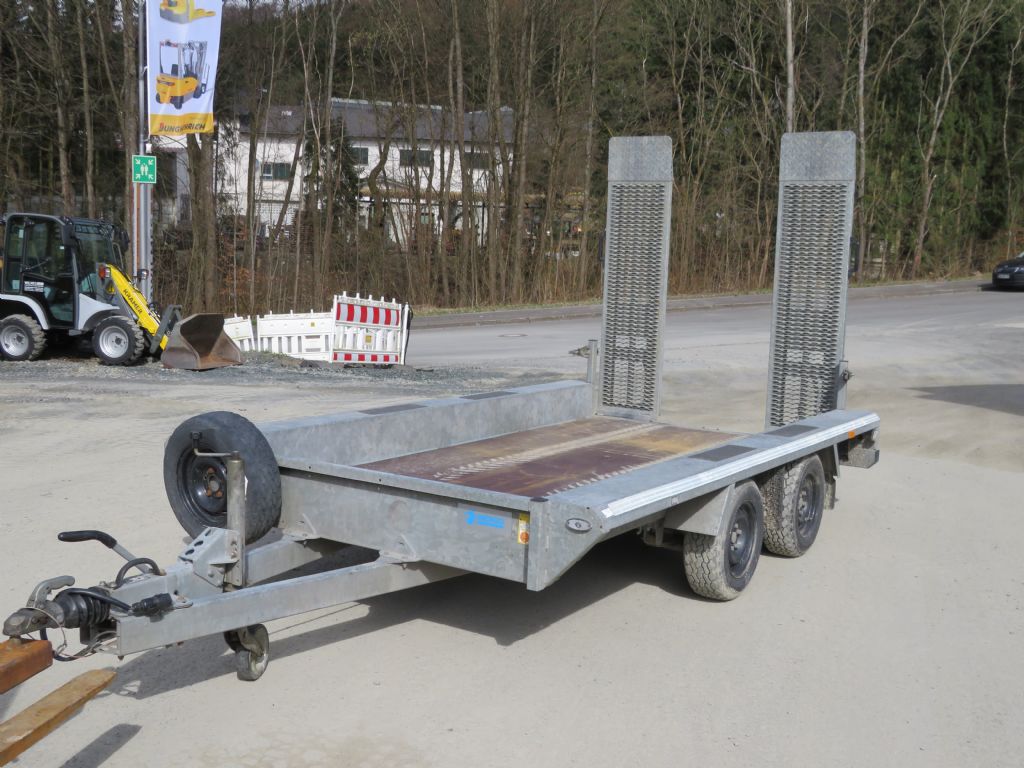 Hapert Indigo LF-2 Baumaschinentransporter Industrieanhänger mieten