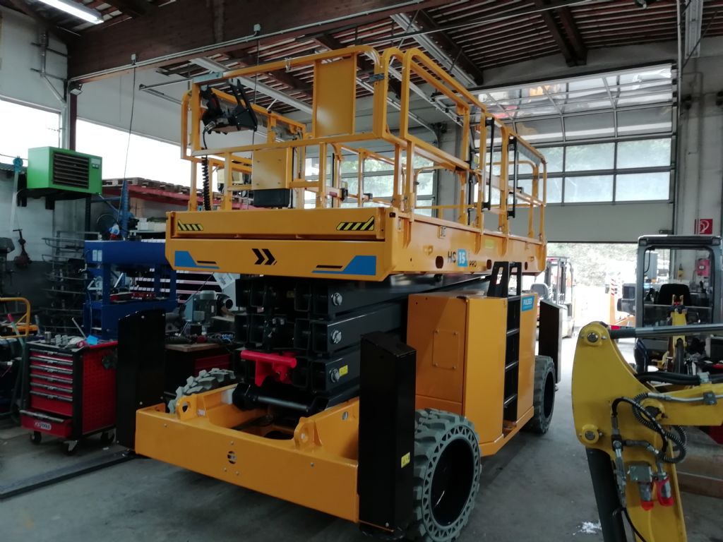 Haulotte HS15E Pro Scherenarbeitsbühne mieten