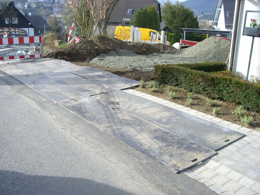 *Sonstige Fahrplatten 3,0x0,75 m Sonstiges Gerät mieten