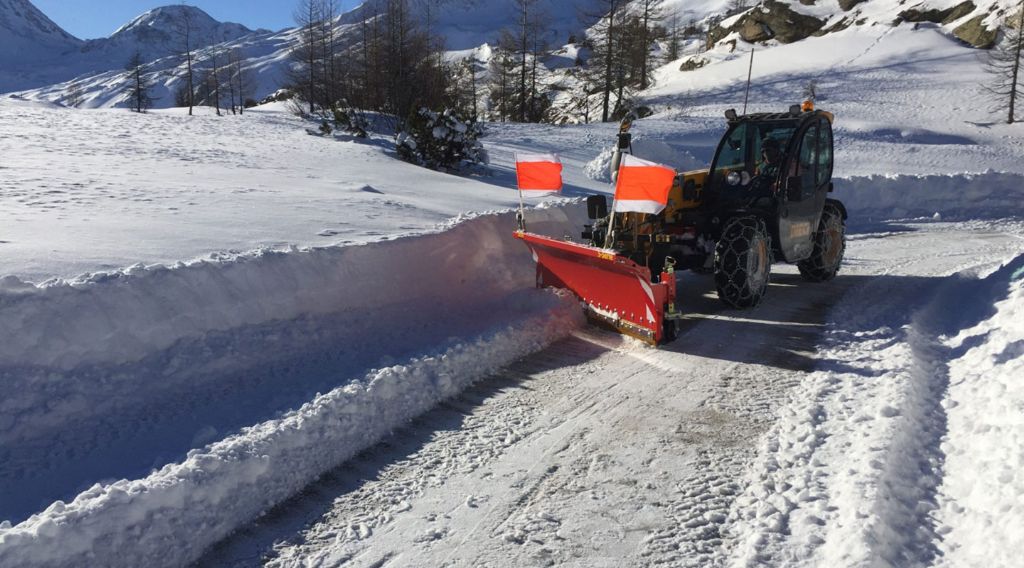 Adler Schneeschild S-Serie Radlader mieten