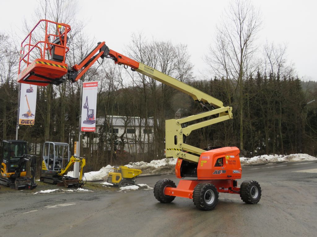 JLG 520 AJ Gelenkteleskopbühne mieten bei Wilmes Mietservice Inh. Andreas-Josef Wilmes e.K.