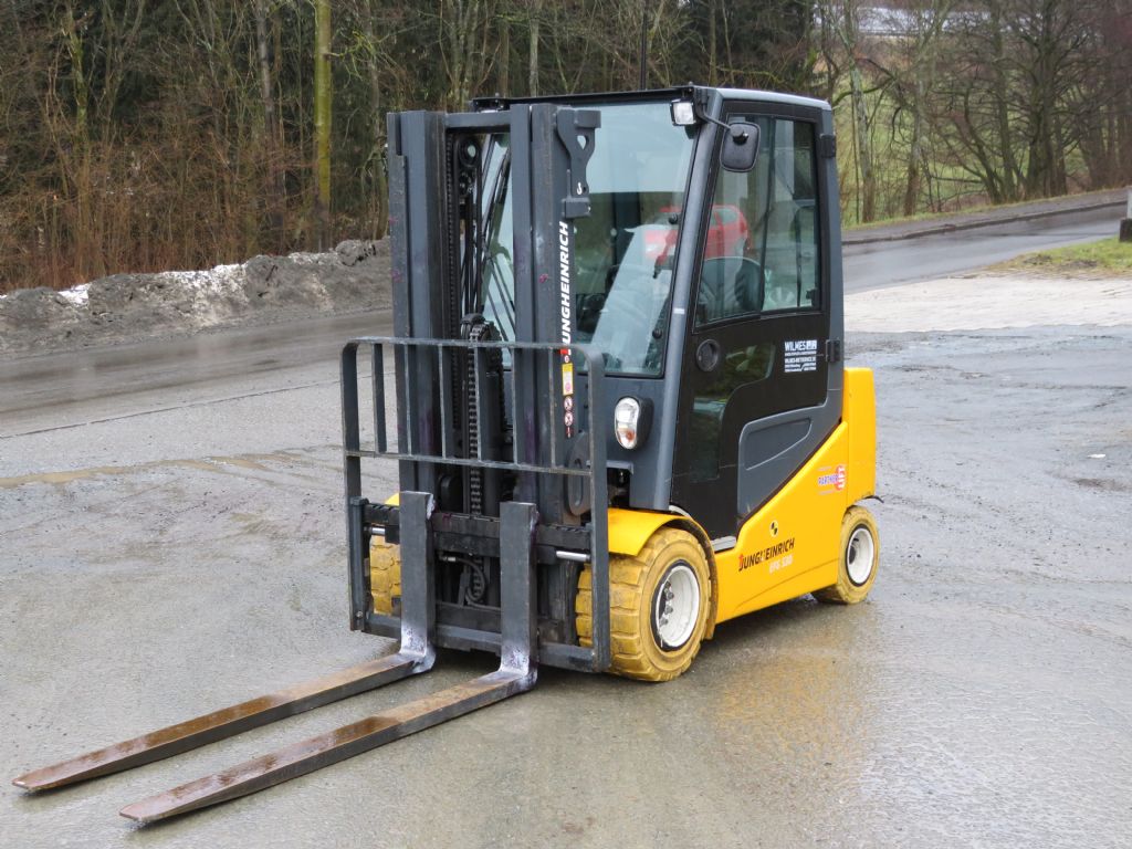 Jungheinrich EFG S30 Elektro 4 Rad-Stapler mieten