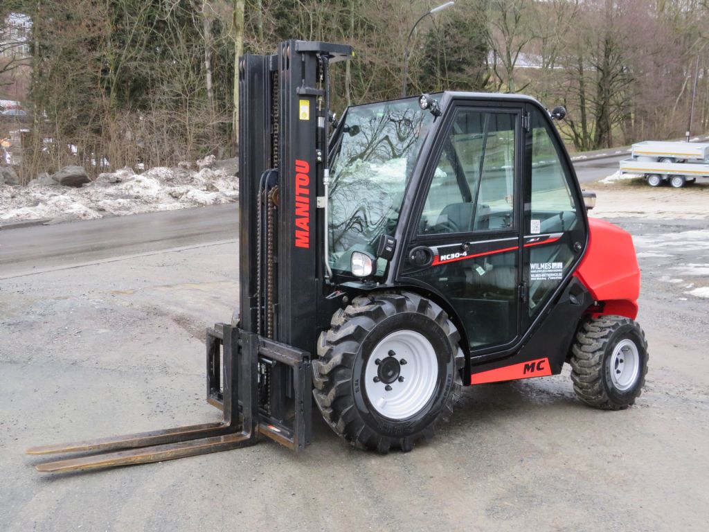 Manitou MC 30 - 4 WD Geländestapler mieten