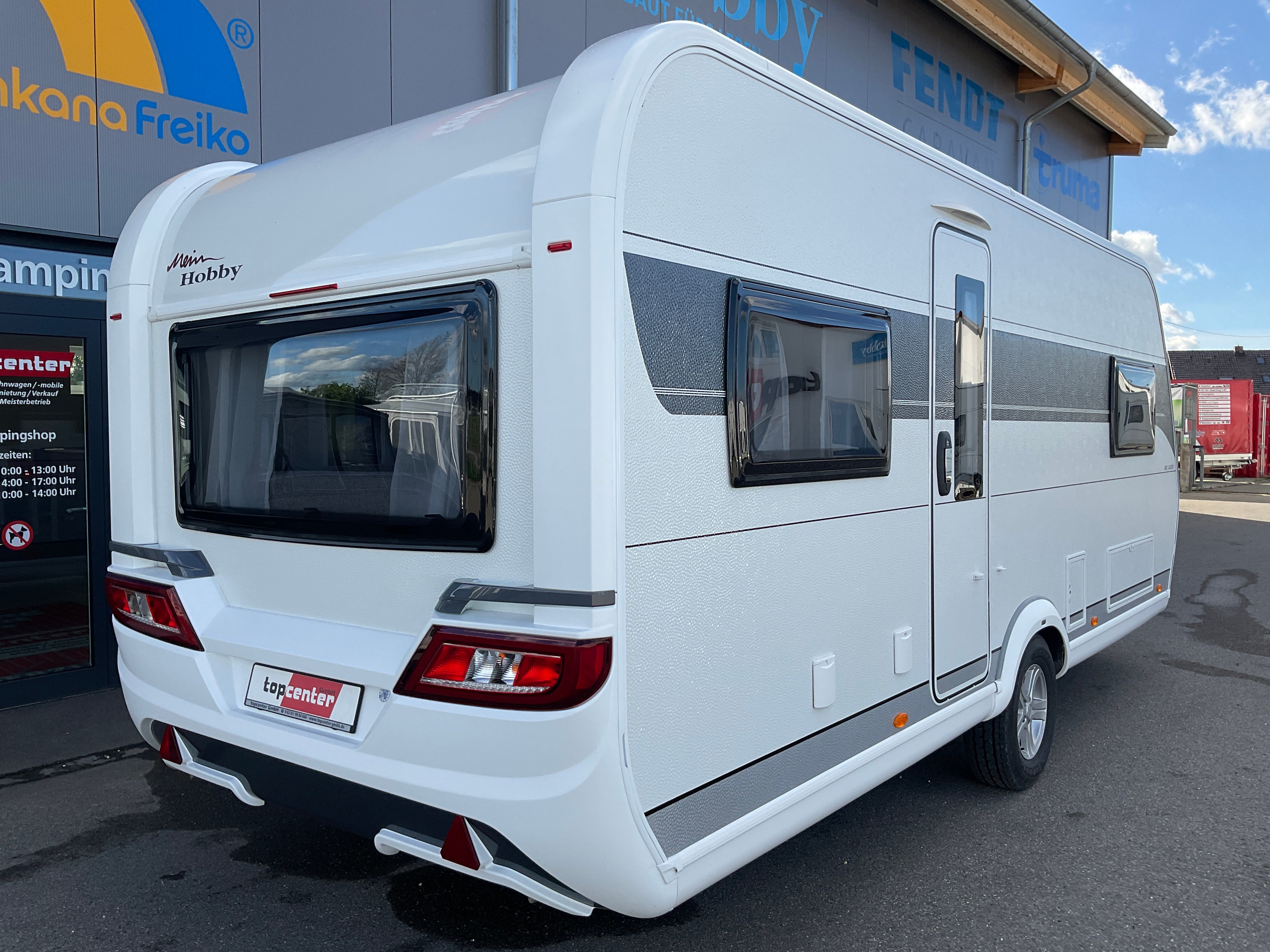 Hobby 515 UHL De Luxe mit Einzelbetten, Rundsitzgruppe und Hubbett für 6 Personen!