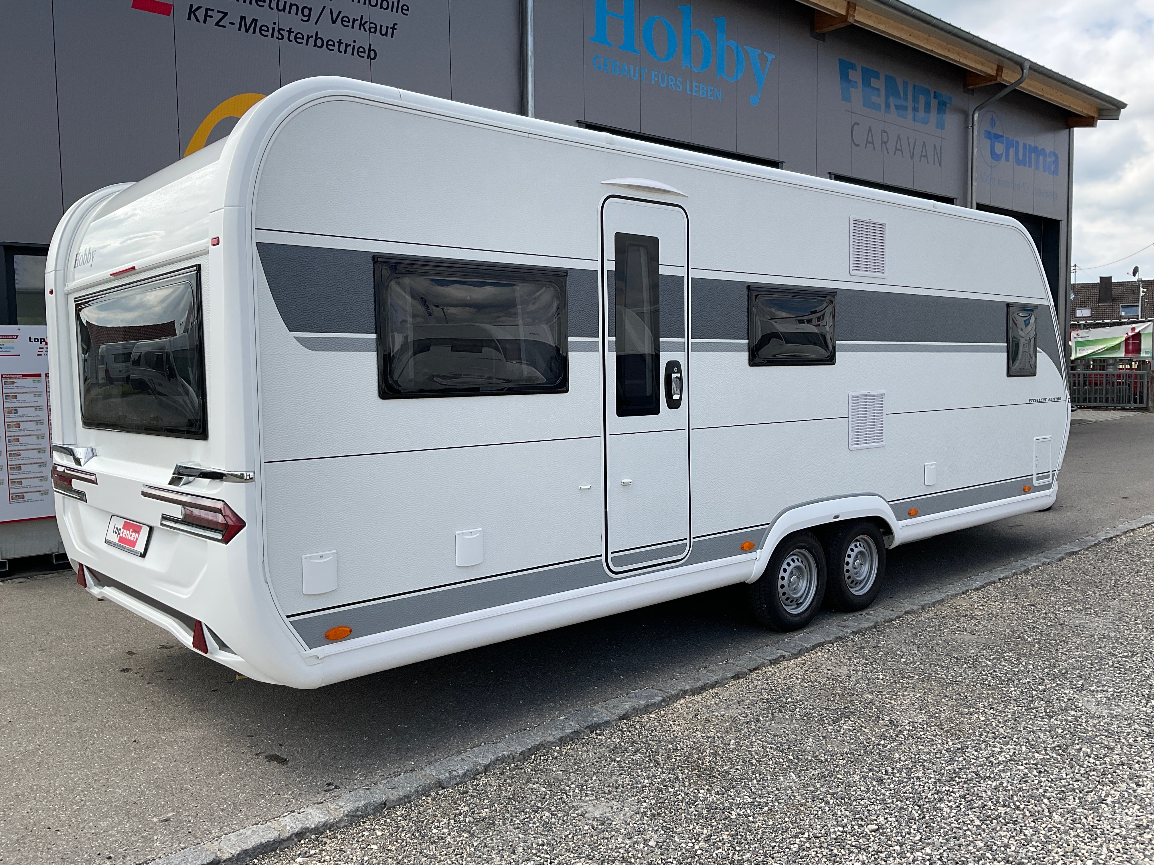 Hobby Wohnwagen 650 KMFe Tandem mit Mover – 2