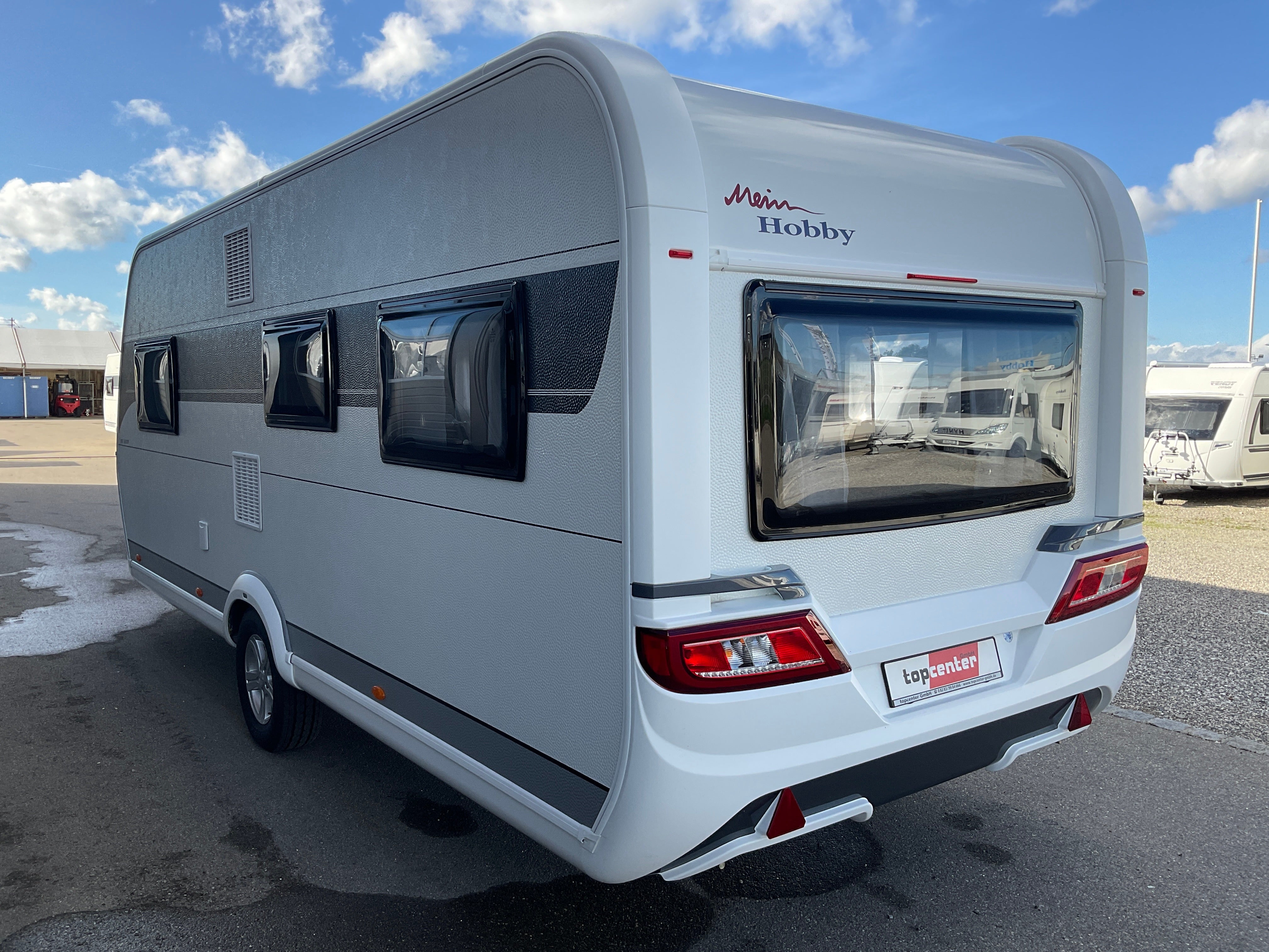 Hobby Wohnwagen 515 UHL mit Einzelbetten, Rundsitzgruppe und Hubbett für 6 Personen! – 2