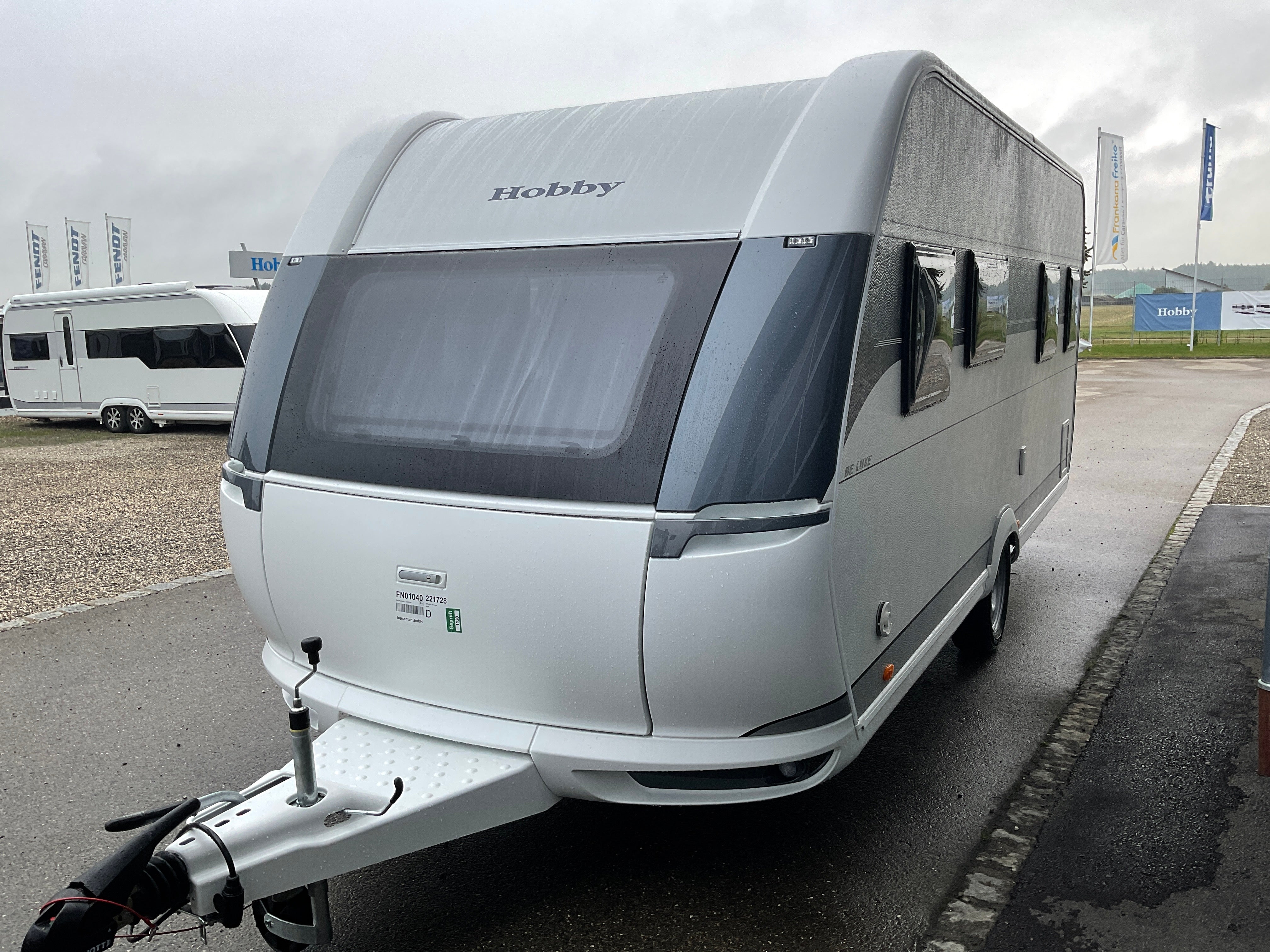 Hobby Wohnwagen 495 WFB De Luxe mit Heckbad und separater Dusche – 4