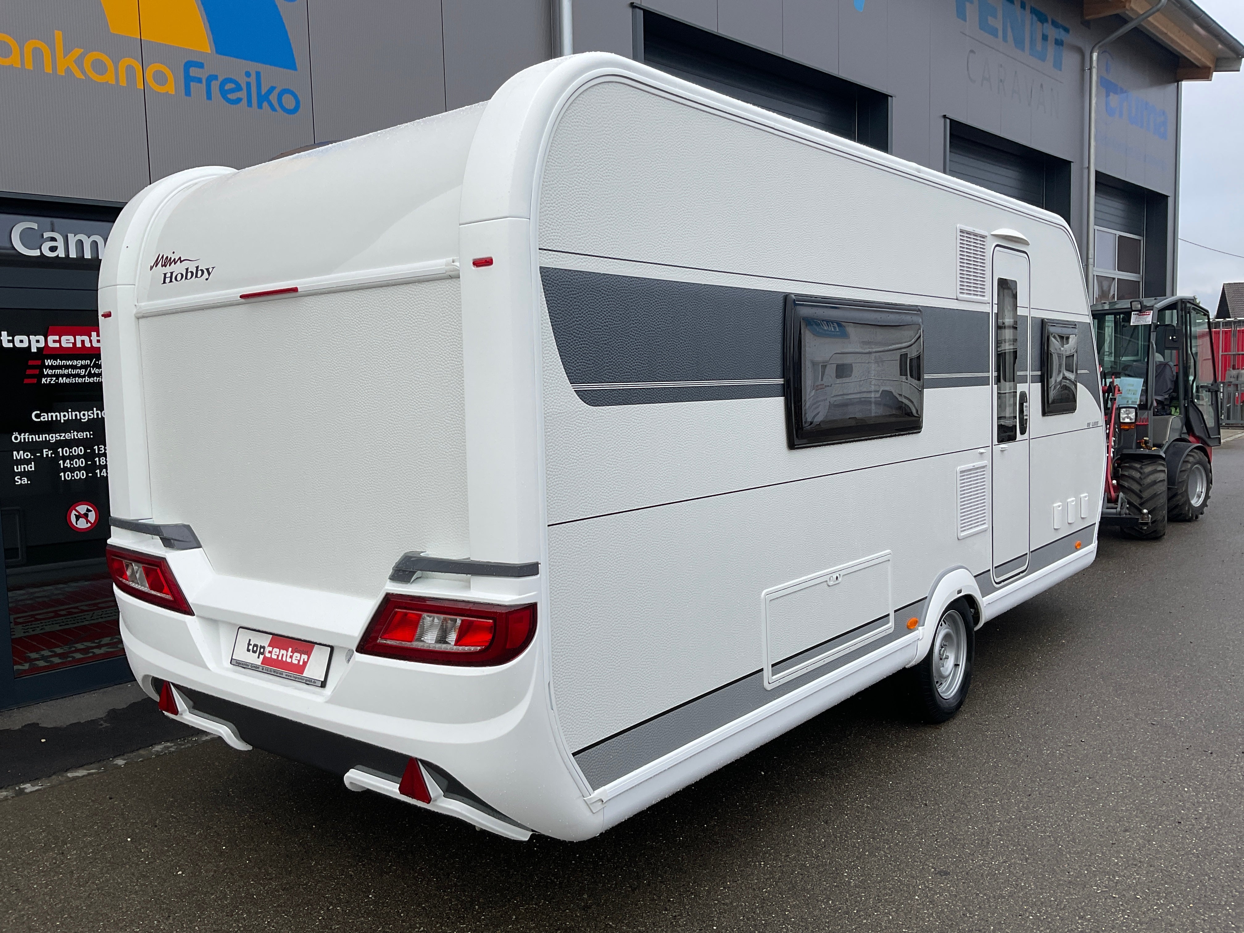 Hobby Wohnwagen 495 WFB De Luxe mit Heckbad und separater Dusche – 2