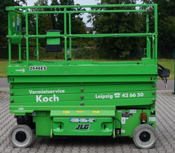 Scherenarbeitsbuehne SB10T mieten bei Arbeitsbühnen Koch